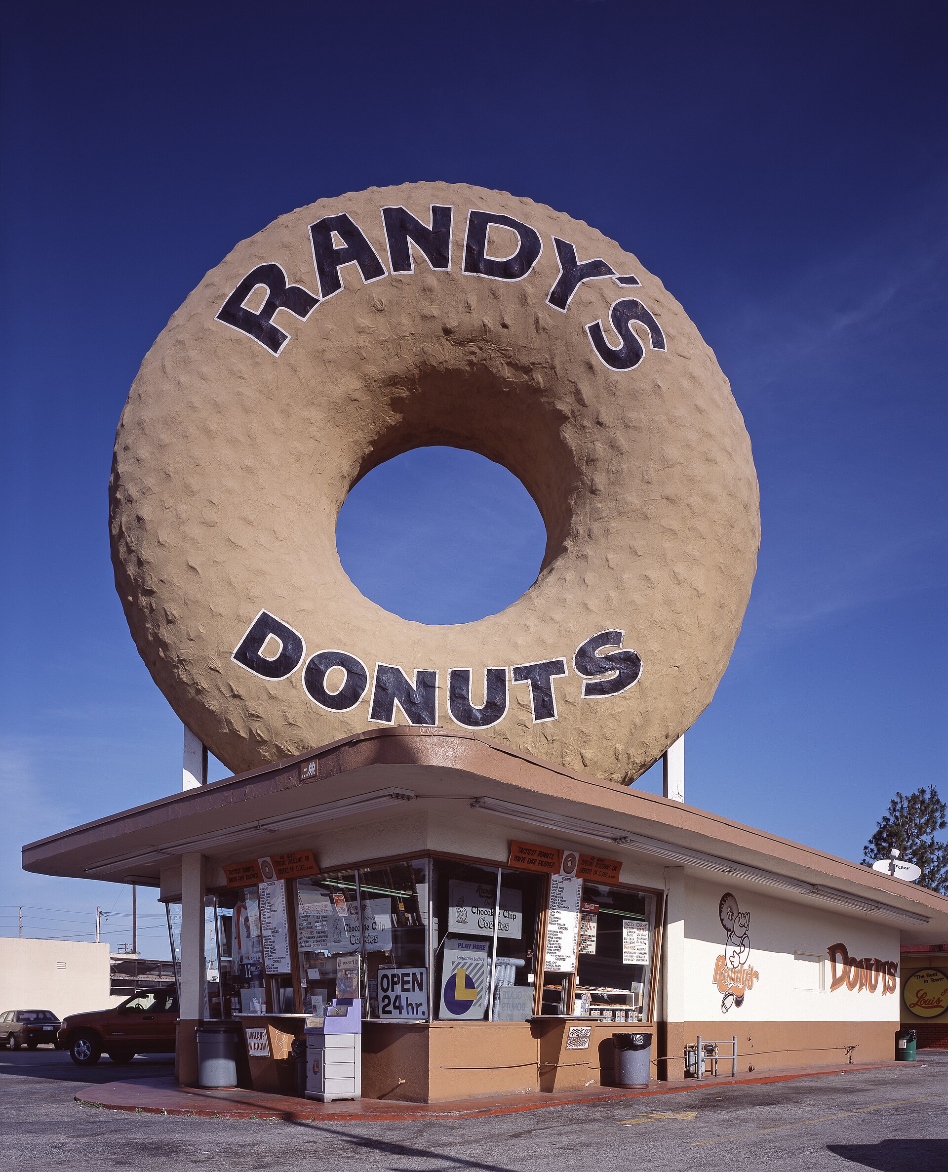Randy’s Donuts in Southern California